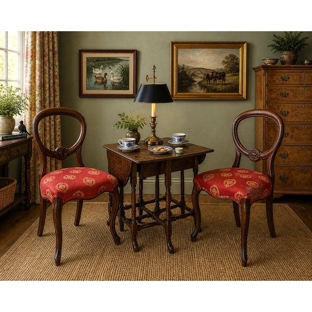 English country style—where comfort, proportion, and use quietly shape the room. A well-proportioned pair of early 20th...