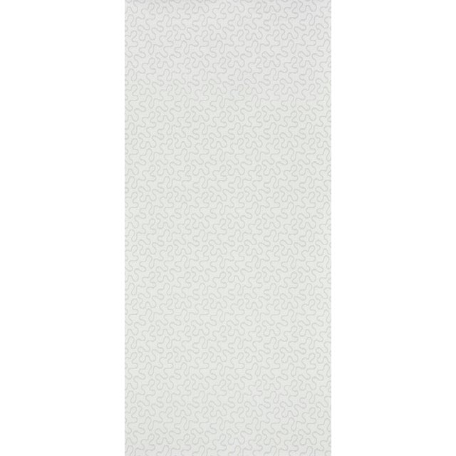 Contemporary Schumacher X Celerie Kemble Meander Wallpaper in Haze For Sale - Image 3 of 4