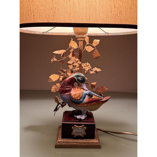Mid-Century Modern Italian Hollywood Regency Porcelain Anas Strepera Duck Table Lamp with Sculptural Brass Foliage attributed to Giulia Mangani, Italy, 1970s For Sale - Image 3 of 12