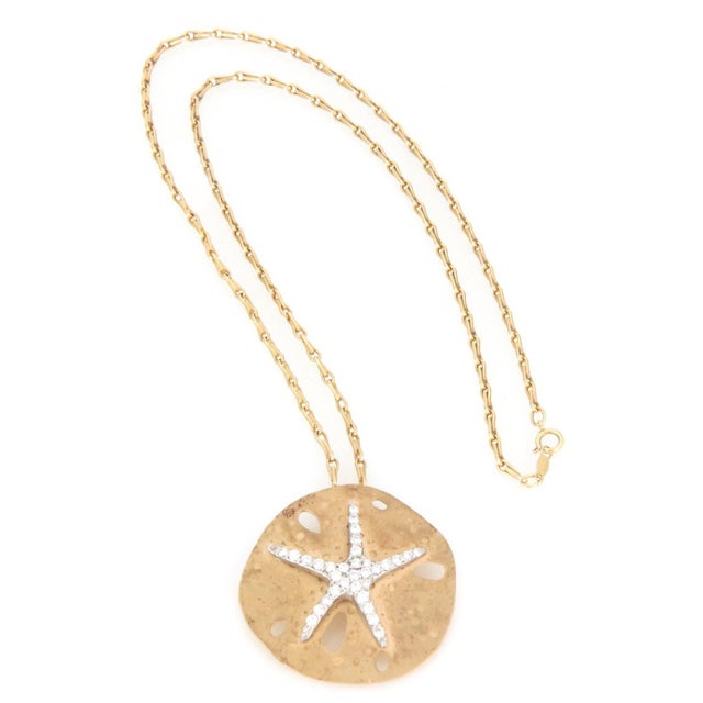 Contemporary Diamonds 14k Two Tone Gold Starfish Round Pendant & Chain For Sale - Image 3 of 5
