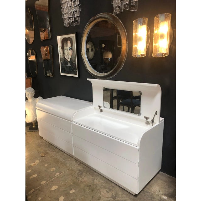 Modern Fratelli Saporiti, Modern White Lacquered Buffet or Cabinet, Italy, 1970s For Sale - Image 3 of 10