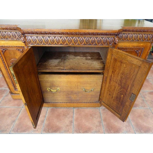 Antique Victorian Country Oak Breakfront Cupboard from Howard & Sons, 1860 For Sale - Image 10 of 14