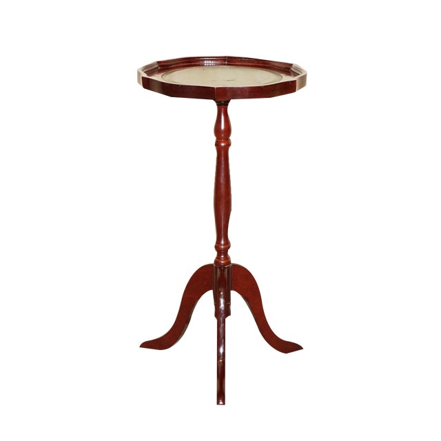 Heritage Pie Crust Edge Green Leather Gold Leaf Tripod Side Table For Sale