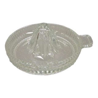 Vintage Art Deco Clear Glass Ribbed Hand Juicer Citrus Orange Handle & Lip For Sale