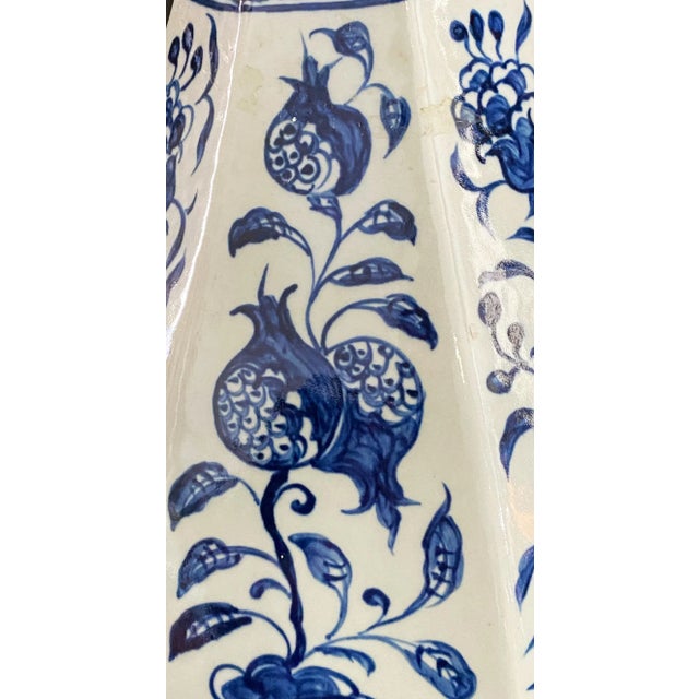 Chinoiserie Octagonal Blue & White Lidded Vase For Sale - Image 4 of 8