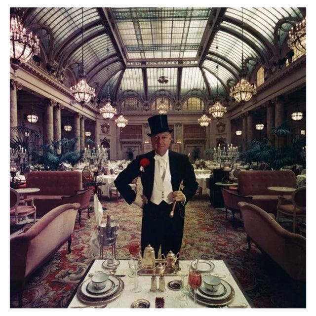 Slim Aarons, Top Peoples Eatery, Estate Stamped Photographic Print, 1960 / 2020s For Sale