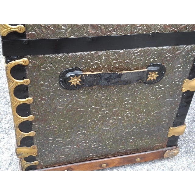 19th Century American Dome Top Travel Storage Trunk, Refurbished For Sale - Image 13 of 15
