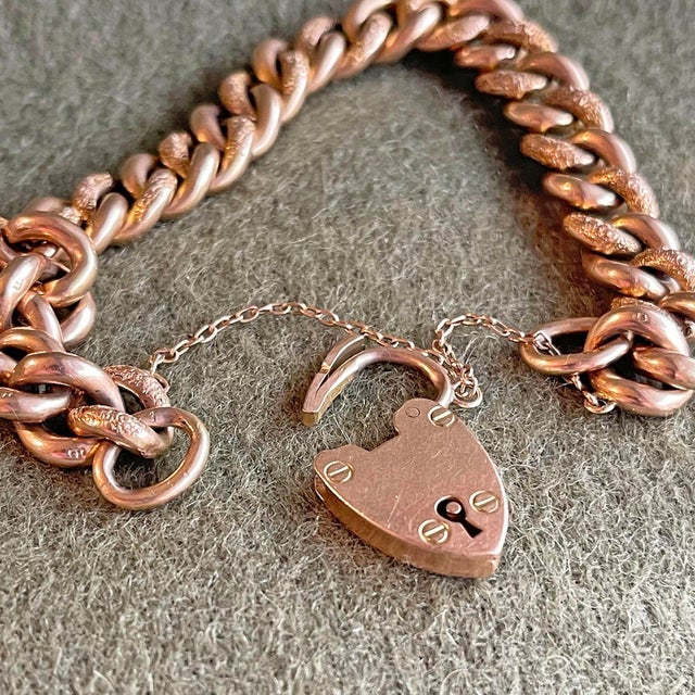 Metal 1900 - 1909 Antique Engraved Curb Link Bracelet, 15k Gold With Heart Lock For Sale - Image 7 of 8