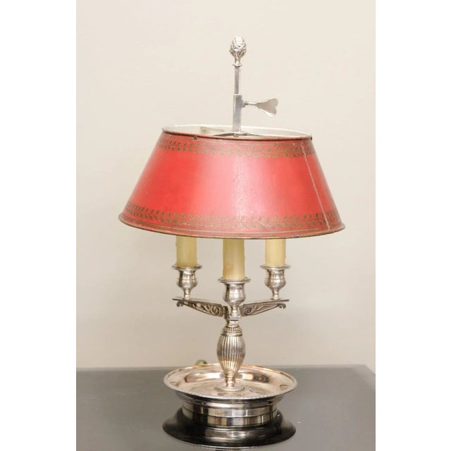 French Early 20th Century Silver Plate French Buillotte Lamp For Sale - Image 3 of 9