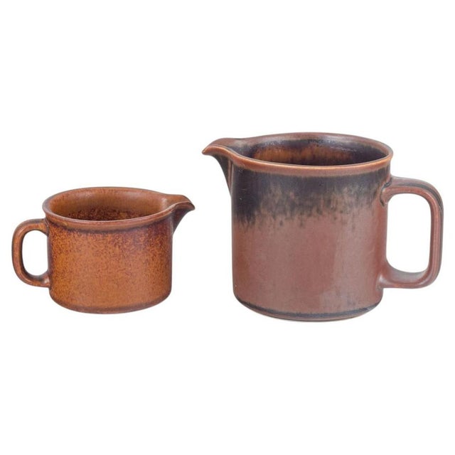 1970s Stoneware Pitchers with Brown Glaze by Ulla Procopé for Arabia, 1970s, Set of 2 For Sale - Image 5 of 5