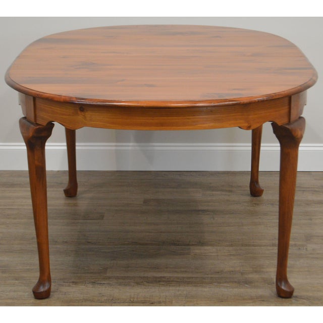 1990s Pennsylvania House Pine Oval Queen Anne Expandable Dining Table