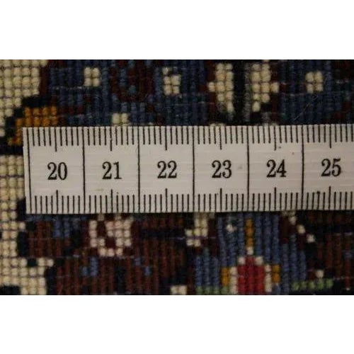 Middle Eastern Sarough Rug in Wool For Sale - Image 10 of 11