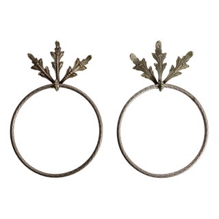 Vintage Oak Leaf Relief Hand Towel Rings in Metal, 1930s, Set of 2 For Sale
