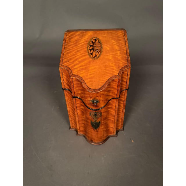 Wood 18th Century English Satinwood Document Box With Exotic Wood & Silver Inlay, Circa 1780 For Sale - Image 7 of 18