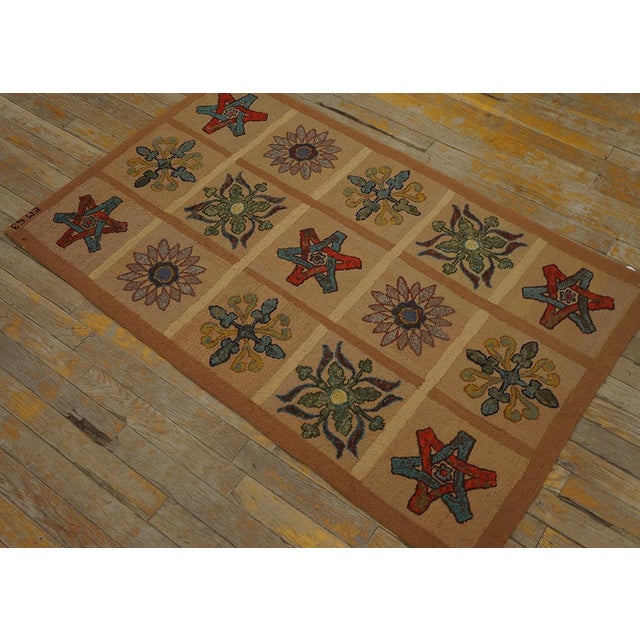 American 1965s Tan Camel Floral Folk Art Vintage American Hooked Rug 2' 8" X 4' 2" Hand Knotted Wool Carpet For Sale - Image 3 of 11
