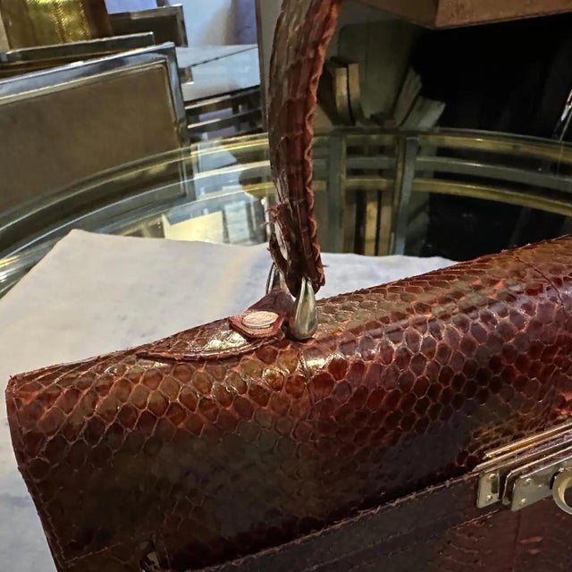 Brown An Elegant 1970s Brown Leather and Brass Kelly Hand Bag For Sale - Image 8 of 13