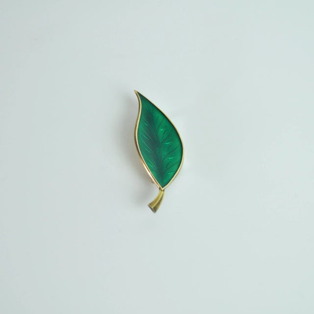 1960s Mid-Century Danish Sterling Silver and Enamel Leaf Brooch from Brd. B, 1960s For Sale - Image 5 of 7