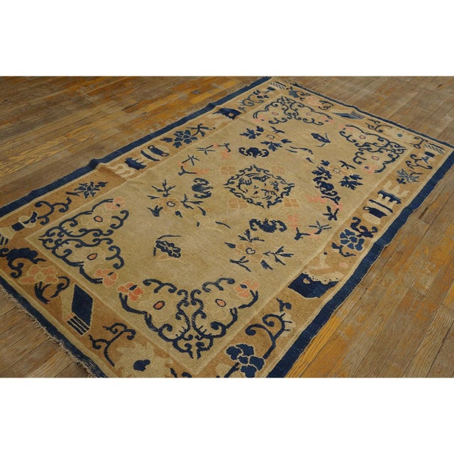 Chinese 1920s Beige Antique Geometric Chinese Peking Small Wool Ivory 4'x 6' 8" Rug For Sale - Image 3 of 10