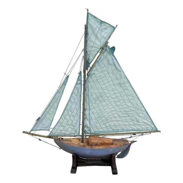 Carved Wooden Gaff Cutter Pond Yacht with original paint. England, circa 1940. For Sale