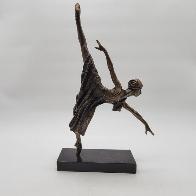 1990s Brenda Naylor Makarova Rehearsing Bronze Sculpture 3/9 Limited Edition For Sale In Las Vegas - Image 6 of 7