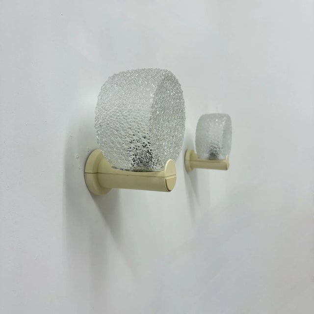 Dimensions: 14,5cm Depth , 16cm Width , 19,5cm Height Material: Glass , Plastic Up to 250V (Europe/UK Standard).The wiring...