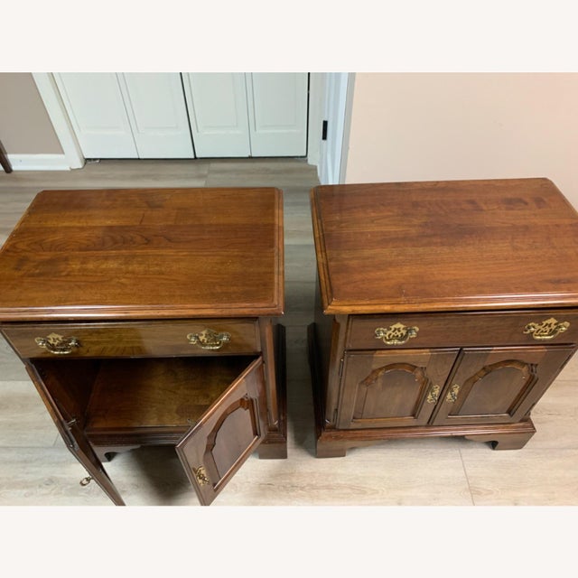 Ethan Allen Ethan Allen Georgian Court Chippendale Solid Cherry Nightstands. - Pair For Sale - Image 4 of 5