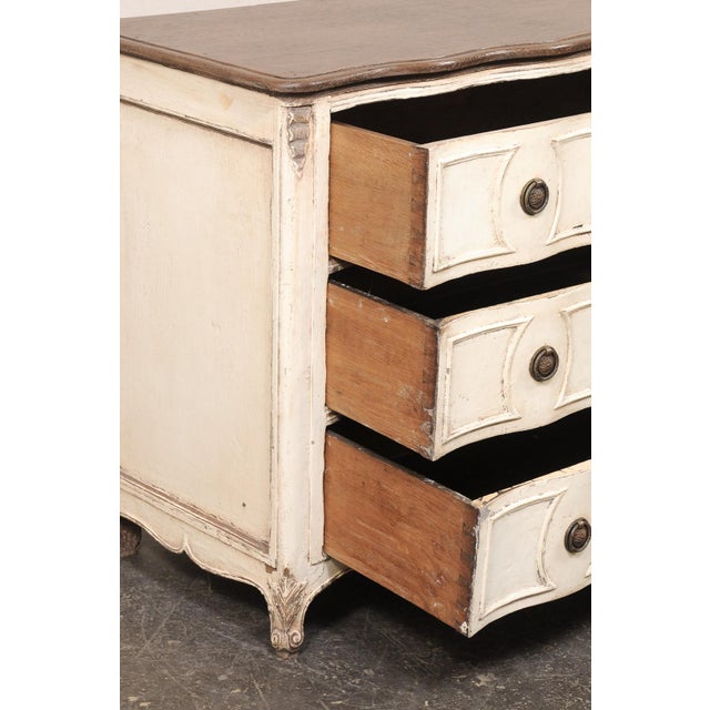 18th Century 18th C. French Serpentine Commode in Cream For Sale - Image 5 of 12