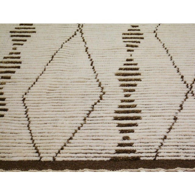 2000 - 2009 Moroccan Modern Hand Knotted Wool Rug, 9'x12' For Sale - Image 5 of 7