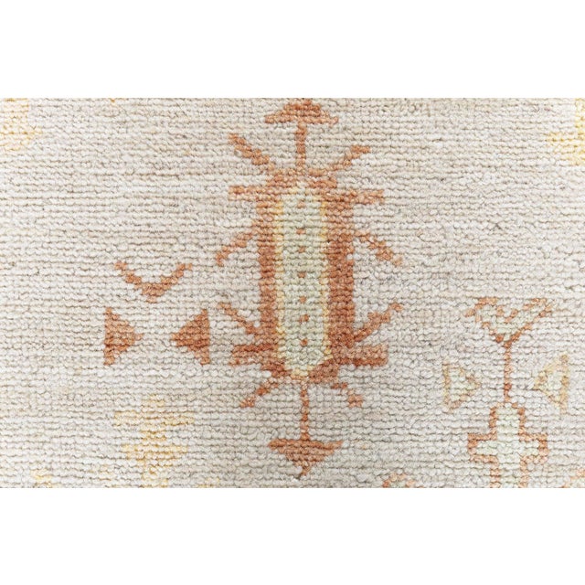 Tribal Traditional Rug Antique-Inspired Sunburst Medallion Beige "Dawnlight" For Sale - Image 3 of 9