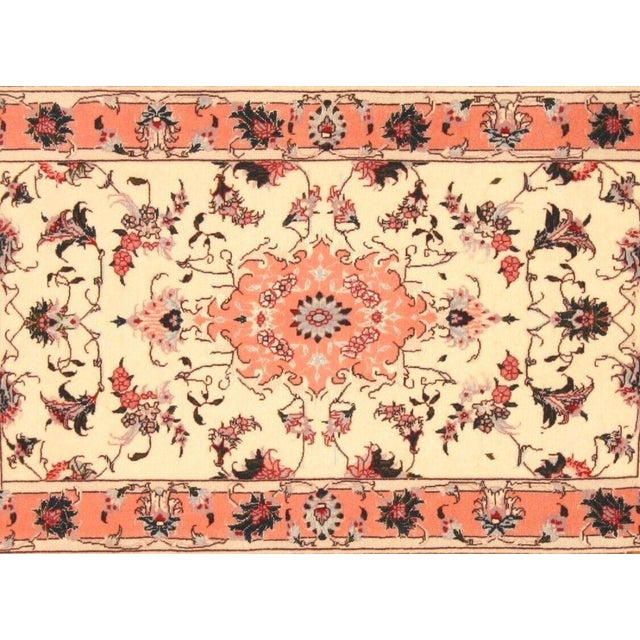 Middle Eastern Rug in Wool For Sale - Image 4 of 9