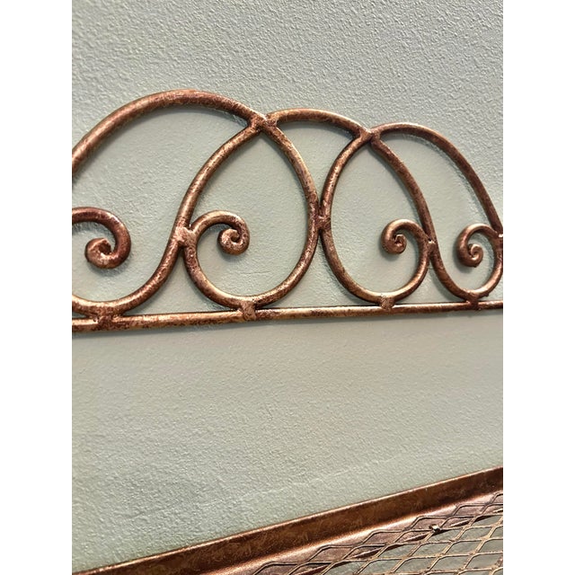 Late 20th Century Vintage Hollywood Regency Gilt Metal 3-Tier Wall Shelf With Towel Bar For Sale - Image 5 of 11