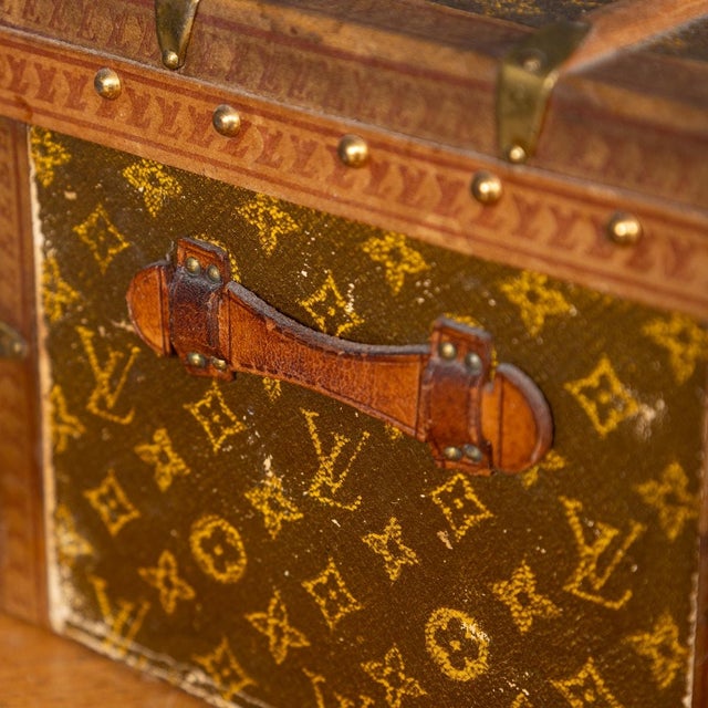 20th Century Louis Vuitton Malle Fleurs Trunk in Monogram Canvas, France, 1910s For Sale - Image 11 of 18