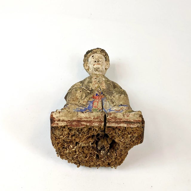 Chinese 18th Century Chinese Wooden Figurine of an Official For Sale - Image 3 of 6