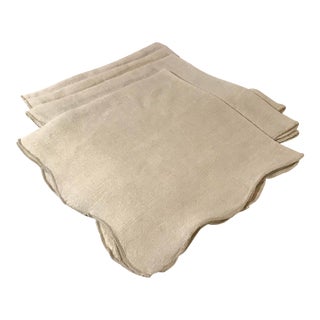 Vintage Ecru Colored Scalloped Edge Linen Napkins - Set of 4 For Sale