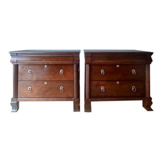 A Pair of British Classics Daryn Nightstands With Drawers by Ethan Allen For Sale