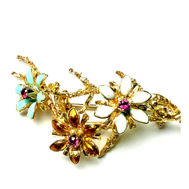 1970s 18k Yellow Gold Italian Floral Brooch With Enamel Leaves & Rubies For Sale - Image 9 of 13