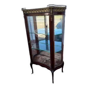 Antique French Louis XV Mahogany Ormolu and Mirrored Display Vitrine. Circa 1890.