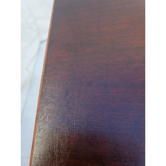 American Federal Mahogany Inlaid Hepplewhite Drop Leaf Dining Table 1820s For Sale - Image 12 of 13