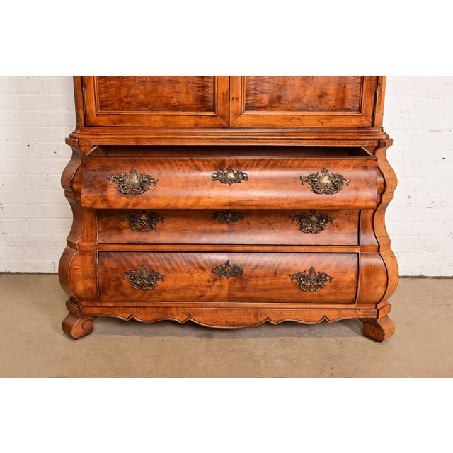 Wood 1980s Henredon French Provincial Louis XV Carved Walnut Bombe Form Lighted Bar Cabinet For Sale - Image 7 of 17