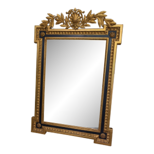 Vintage Carvers' Guild Laurel Crown Neo-Classic Wall Mirror (Style #0015) – Excellent Condition