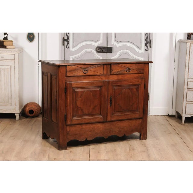 Louis XIV Period 18th Century Walnut Buffet with Carved Quatrefoil Motifs For Sale - Image 11 of 12