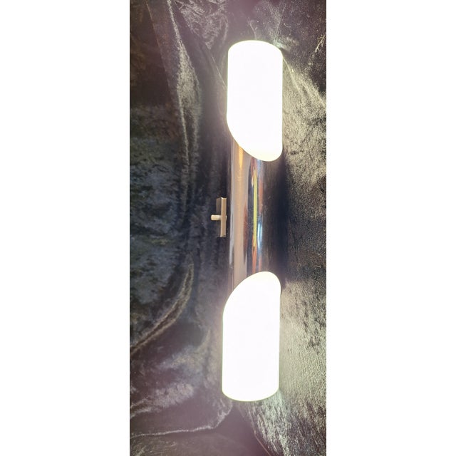 1970s Vintage Minimalist Wall Lamp with Chrome-Plated Metal Frame and Two White Opal Glass Shades, 1970s For Sale - Image 5 of 7