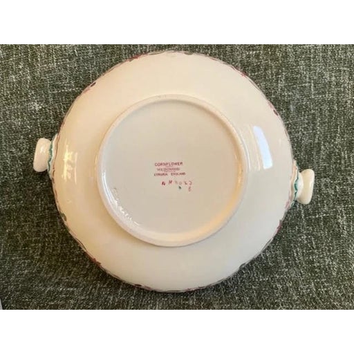 1990s Vintage Mid-Century Modern Wedgwood Etruria England Cornflower Covered Tureen For Sale - Image 5 of 6