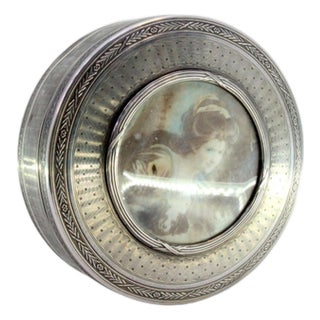 Jewelry Box in Guilloche Silver with Edge Friezes, Golden Interior with Mirror and Figurative Lady Lid For Sale