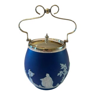 Late 19th Century Wedgwood Jasperware Cobalt and White Ice Bucket With Lid For Sale