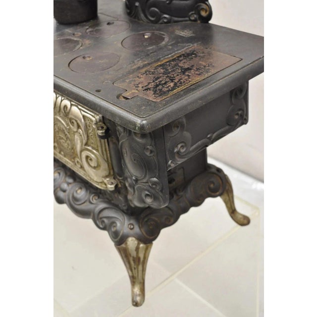 Antique Dolly's Favorite Cast Iron Child Salesman Sample Stove by Favorite Stove For Sale - Image 12 of 14
