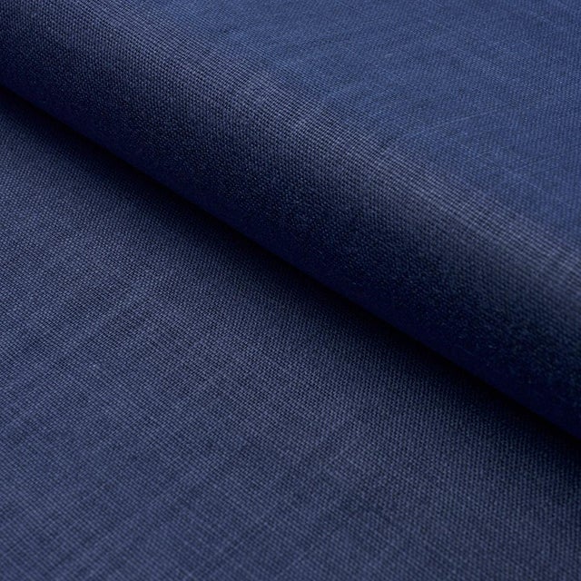 Schumacher Leo Glazed Linen Fabric In Navy For Sale