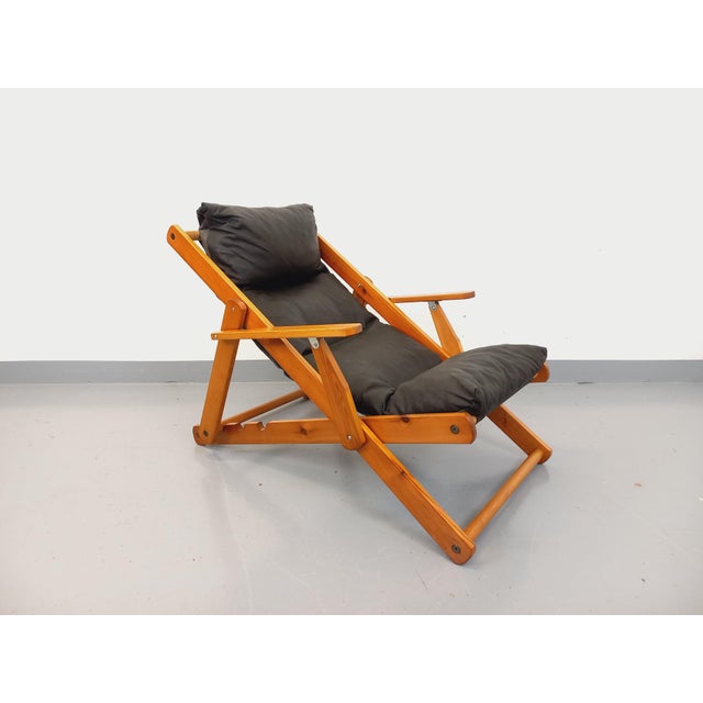 Tan Vintage Adjustable Folding Chaise Lounge in Pine and Faux Leather, 1960s For Sale - Image 8 of 17