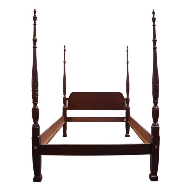 Thomasville Furniture Mahogany Collection Traditional Style Queen Size Four Poster Bed 14511-575 For Sale