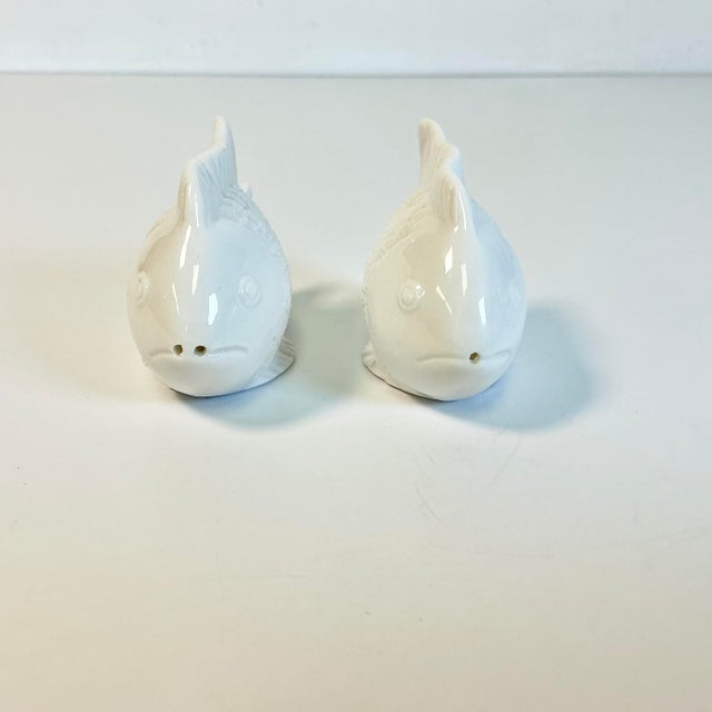 1980s Vintage Coastal Trompe L’Oeil Le BlancPorcelain Fish Salt & Pepper Shakers - A Pair For Sale - Image 13 of 14